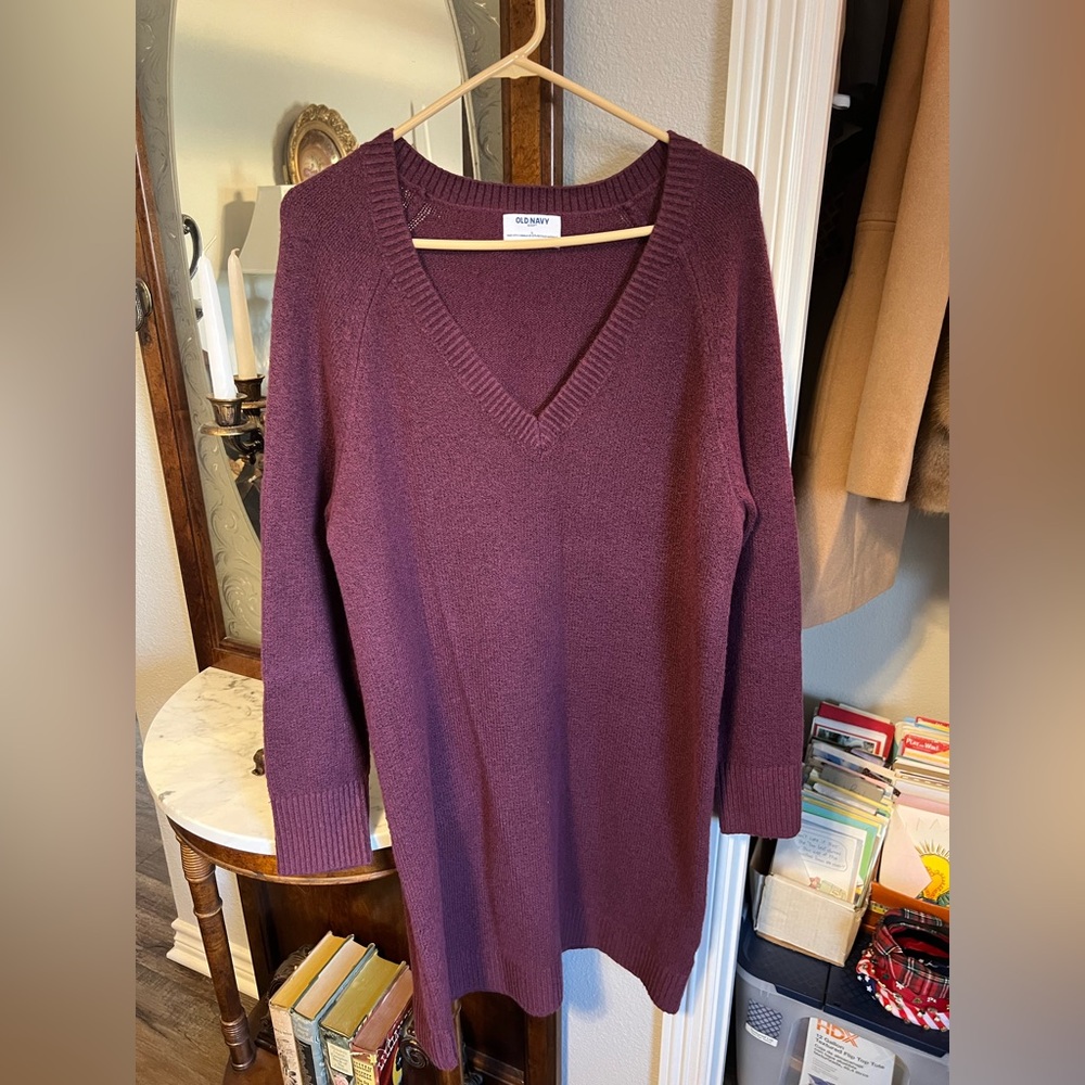 Old Navy Women's V-Neck Sweater - Deep Purple